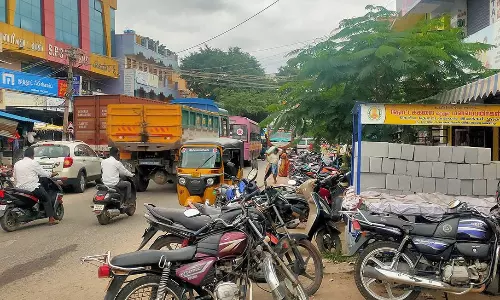 சூளகிரியில் வாகன நெரிசலால் பொதுமக்கள் அவதி