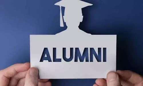 பள்ளிகளில் படித்த முன்னாள் மாணவர்களின் தகவல்களை இம்மாத இறுதிக்குள் பதிவேற்ற உத்தரவு