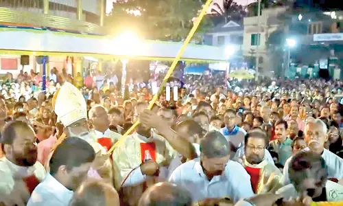 திக்கணங்கோடு அருகே மாத்திரவிளை புனித ஆரோபண அன்னை ஆலய திருவிழா கொடியேற்றத்துடன் தொடக்கம்