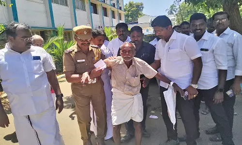 நாகர்கோவிலில் இன்று கலெக்டர் அலுவலகத்தில் முதியவர் தீக்குளிக்க முயற்சி