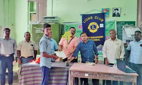 அரசு பள்ளி மாணவர்களுக்கு புத்தாக்க பயிற்சி முகாம்