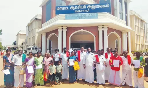 வீட்டு மனை பட்டா வழங்கக்கோரி கலெக்டரிடம், பொதுமக்கள் மனு