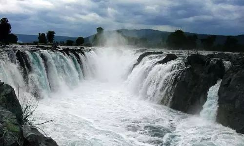 ஒகேனக்கல்லுக்கு நீர்வரத்து 7 ஆயிரம் கனஅடியாக நீடிப்பு