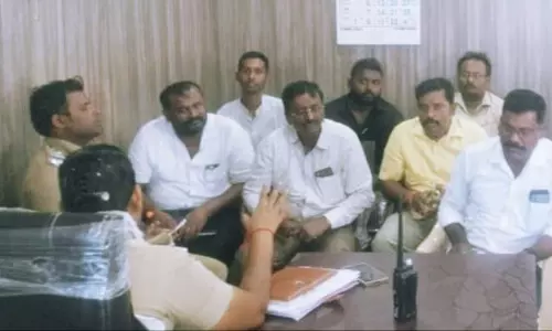 பட்டாசு வியாபாரிகளுக்கு பாதுகாப்பு விழிப்புணர்வு நிகழ்ச்சி