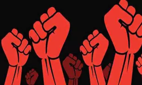 கான்கிரீட் தளம் அமைக்க எதிர்ப்பு - கீழ்பவானி வாய்க்கால் விவசாயிகளின்  போராட்டம் தீவிரம்