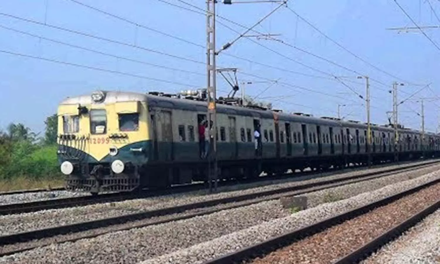 நாளை ஆடி கிருத்திகை- திருத்தணிக்கு சிறப்பு ரெயில், பஸ் வசதி நாளை ஆடி கிருத்திகை- திருத்தணிக்கு சிறப்பு ரெயில், பஸ் வசதி