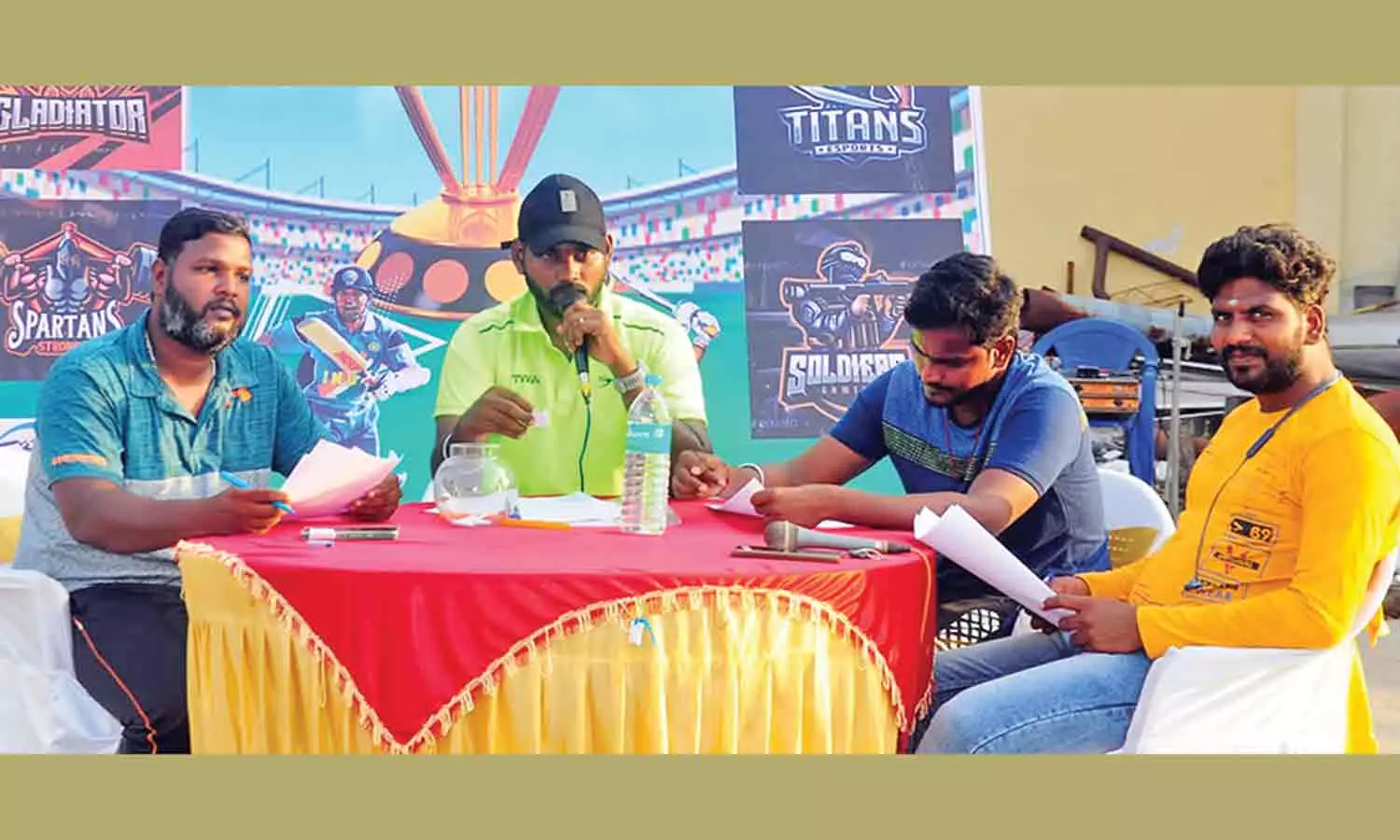 90 உள்ளூர் கிரிக்கெட் வீரர்கள் ஏலம் 90 உள்ளூர் கிரிக்கெட் வீரர்கள் ஏலம்