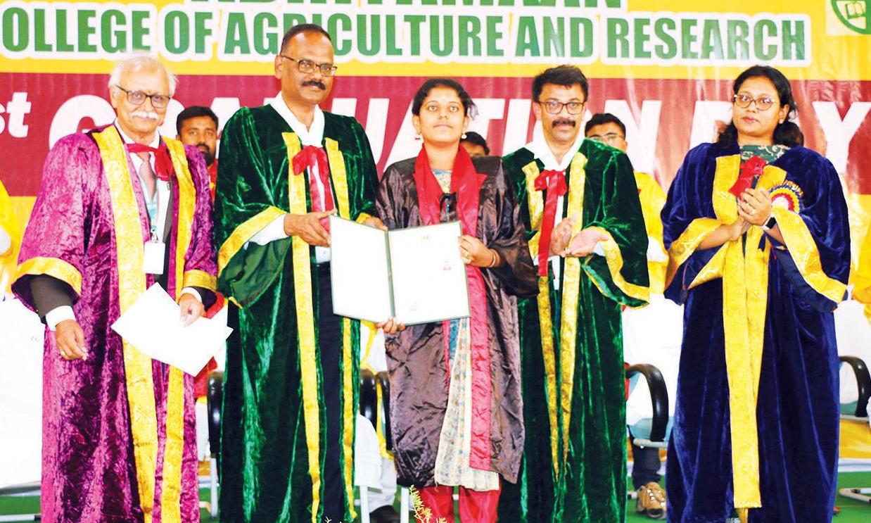 அதியமான் வேளாண்மை கல்லூரியில் பட்டமளிப்பு விழா