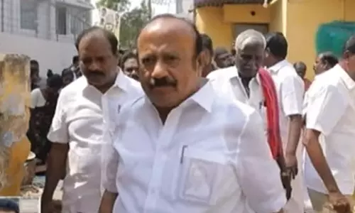 அன்புமணி ராமதாஸ் கைகட்டி மத்திய அரசுக்கு அடிமையாக இருப்பது ஏன்? அமைச்சர் எம்.ஆர்.கே.பன்னீர்செல்வம் கேள்வி