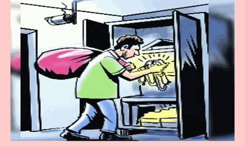 வீடு புகுந்து நகை-பணம் திருட்டு