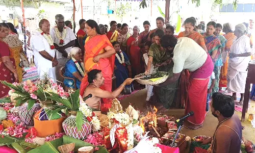 உருமாண்டம்பாளையம் பண்ணாரி அம்மன் கோவிலில் பிரதிஷ்டை விழா