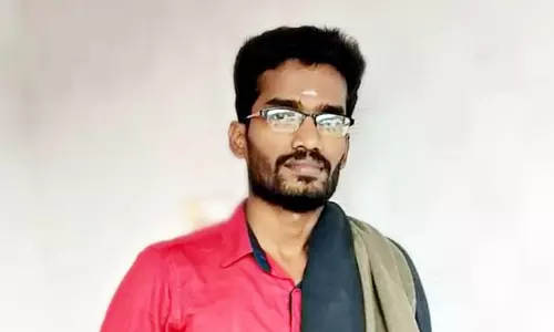 இருசக்கர வாகனம் மோதி வாலிபர் சாவு