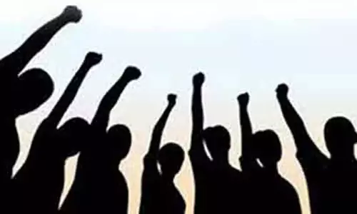 பல்லடத்தில் டாஸ்மாக் கடையை அகற்றக்கோரி பொதுமக்கள் போராட்டம்