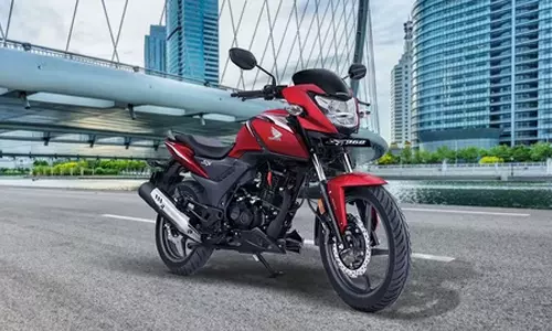 இந்தியாவில் அறிமுகமான புதிய ஹோண்டா பைக்.. விலை எவ்வளவு தெரியுமா?