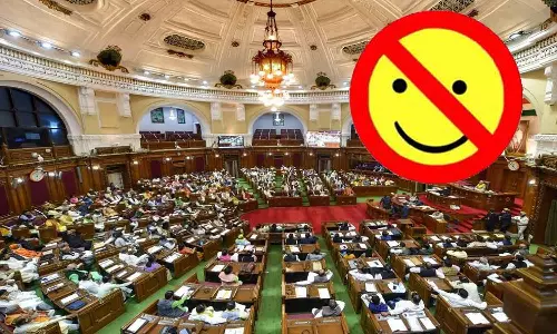 இனிமேல் சட்டமன்றத்தில் சத்தமாக சிரிக்க முடியாது: உ.பி.யில் புதிய விதி அமலாகிறது