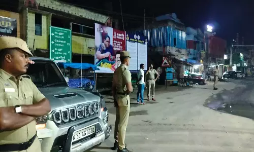 புவனகிரி பகுதியில் ஏ.எஸ்.பி திடீர் ஆய்வு மது குடித்து விட்டு மோட்டார் சைக்கிள் ஓட்டி வந்தவர்களுக்கு அபராதம்