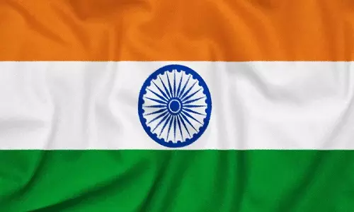 கரூர் தபால் நிலையங்களில் தேசியக் கொடி விற்பனை