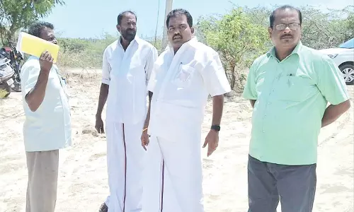 சாமிதோப்பு உப்பளத்தில் இருளில் மூழ்கி கிடந்த கோவிலுக்கு மின் இணைப்பு வசதி