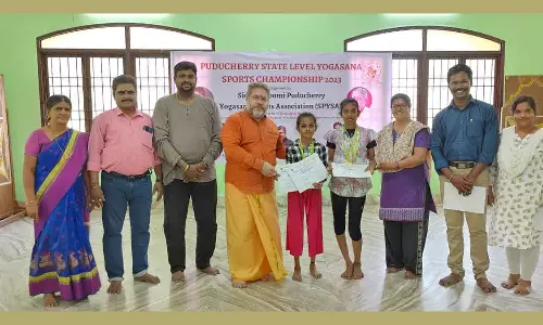 சித்தர் பூமி  யோகாசன சங்க மாணவர்களுக்கு சான்றிதழ்