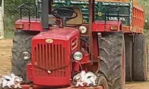 மணல் அள்ளி வந்த டிராக்டர் பறிமுதல்