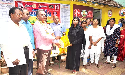 செங்கோட்டையில் கா்ப்பிணிகளுக்கு ஊட்டச்சத்து பெட்டகம்