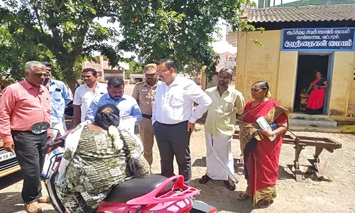 ஆய்க்குடி பேரூராட்சியில் மகளிர் உரிமைத் தொகை தொடர்பான முகாம்கள்-கலெக்டர் பார்வையிட்டார்