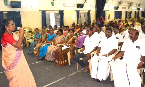 கோவை சித்தாபுதூர் மாநகராட்சி மேல்நிலை பள்ளியில் உள்ளாட்சி பிரதிநிதிகளுக்கு பள்ளி மேலாண்மை பயிற்சி