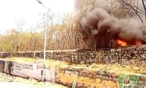 கோவை காட்டூர் பகுதியில் மூடப்பட்ட மில்லில் திடீர் தீவிபத்து