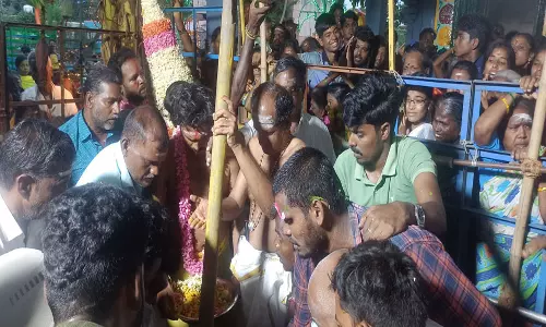 மயிலம்  மகாகாளியம்மனுக்கு மஞ்சள் இடித்து திருவிழா பக்தர்கள் தரிசனம்