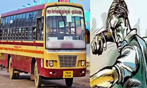 அரசு பஸ் டிரைவரை தாக்கிய தனியார் பஸ் டிரைவர், கண்டக்டர்கள்- பரபரப்பு