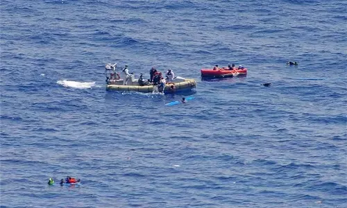 இத்தாலி அருகே படகு கவிழ்ந்து 41 அகதிகள் பலி