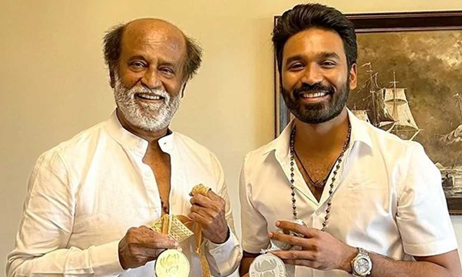 ஜெயிலர்: ரசிகர்களுடன் FDFS பார்க்க வந்த தனுஷ்