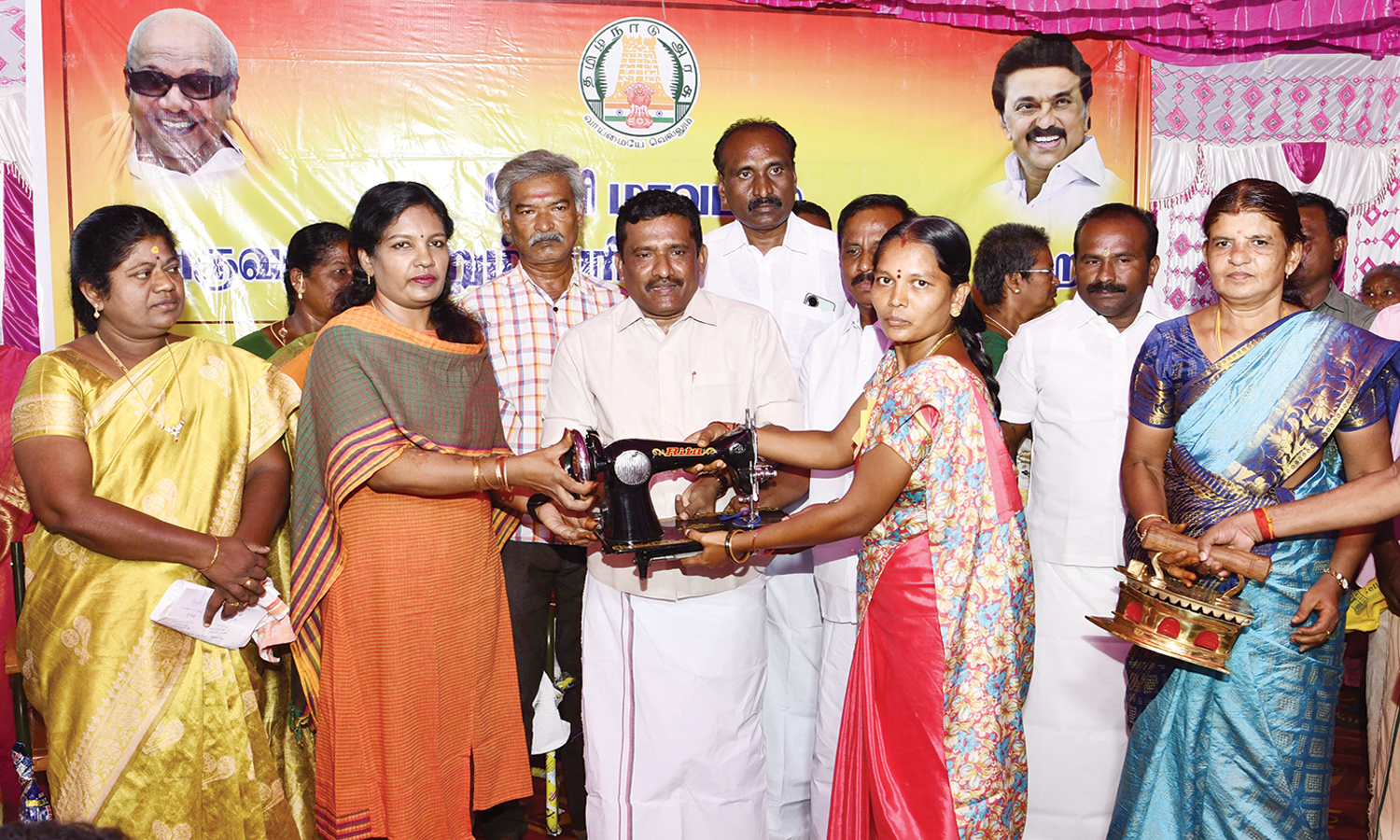 பெரியகுளம் அருகே மக்கள் தொடர்பு முகாமில் ரூ.6.47 லட்சம் மதிப்பில் நலத்திட்ட உதவிகள்