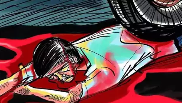 மோட்டார் சைக்கிள் மீது டிராக்டர் மோதி வாலிபர் சாவு மோட்டார் சைக்கிள் மீது டிராக்டர் மோதி வாலிபர் சாவு