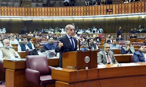 பாகிஸ்தான் பாராளுமன்றம் கலைப்பு - பிரதமர் பரிந்துரையை ஏற்றார் அதிபர்