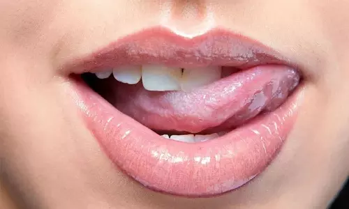 உதடுகள் உலர்வதை தடுத்து சிவப்பாக மாற சில டிப்ஸ்கள்...