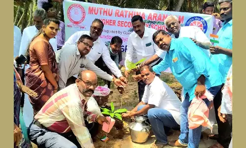 சின்ன வீராம்பட்டினம் - ஓட வெளியில் மரக்கன்றுகள் நடும் விழா