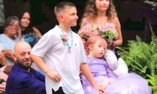 காதலனை கரம்பிடித்த 10 வயது சிறுமி