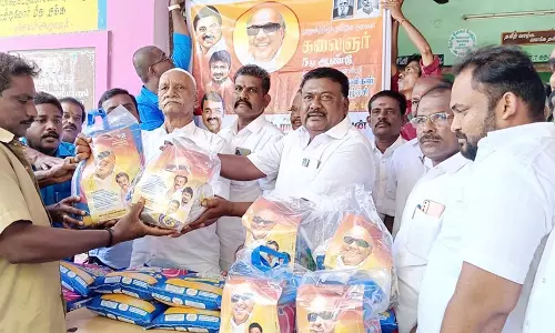 துப்புரவு பணியாளர்களுக்கு நலத்திட்ட உதவி