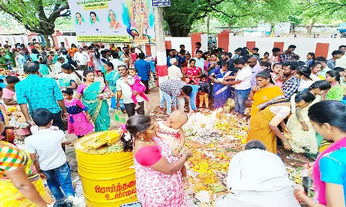 செங்கம் அடுத்த மண்மலையில் கோவிலுக்கு செல்லும் வழியில் உண்டியல், கடைகளால் அவதி