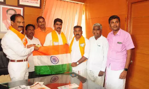 பா.ஜனதா சார்பில் 1 லட்சம் வீடுகளில் தேசியக்கொடி ஏற்ற ஏற்பாடு