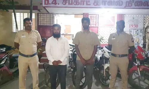 ஓசூரில் இரு சக்கர வாகனங்கள் திருடிய 2 பேர் கைது