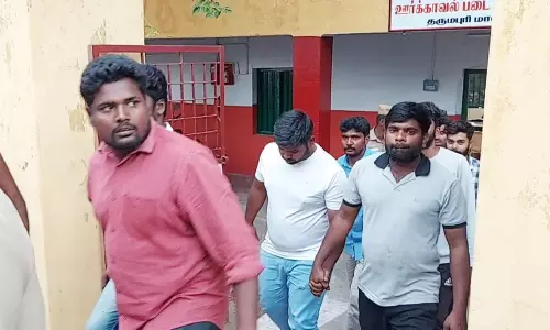 தருமபுரியில் யு-டியூப்பரை காரில் கடத்திய  12 பேர் சிறையில் அடைப்பு