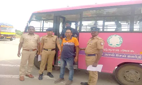 ஜோலார்பேட்டை ரெயில் நிலையத்தில் சுற்றி திரிந்தவர் மீட்பு