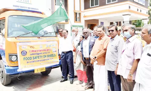 மயிலாடுதுறையில் நடமாடும் உணவு பகுப்பாய்வு வாகனம்