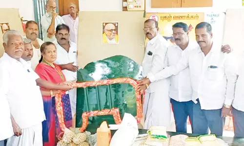 நல்லம்பள்ளி தி.மு.க. சார்பில் முதியோர் காப்பகத்திற்கு நலத்திட்ட உதவிகள்