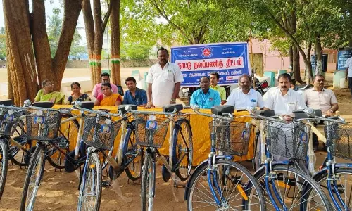 மாரண்ட அள்ளி அரசு பள்ளியில் மாணவர்களுக்கு இலவச சைக்கிள்கள்