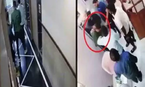 துப்பாக்கி முனையில் தொழில் அதிபர் கடத்தல்- சிவசேனா (ஷிண்டே பிரிவு) எம்.எல்.ஏ. மகன் மீது வழக்கு