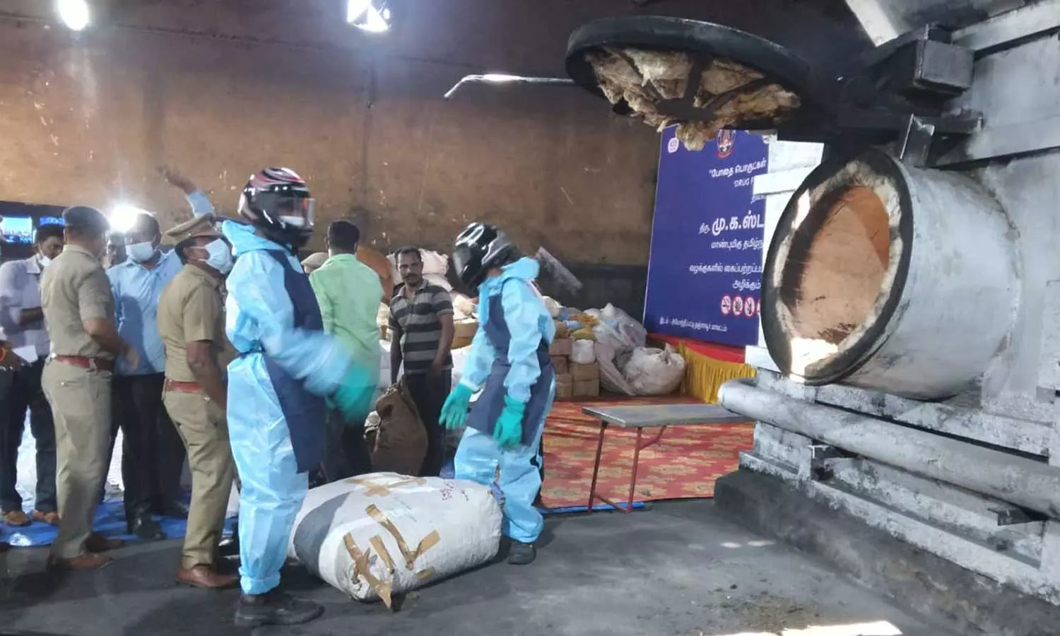 பல்வேறு வழக்குகளில் பறிமுதல் செய்யப்பட்ட 5 ஆயிரத்து 775 கிலோ கஞ்சா அழிப்பு