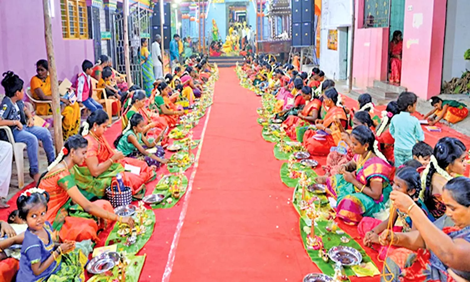 உடன்குடி கோவில் கொடை விழாவில் கனமழை வேண்டி பெண்கள் வழிபாடு உடன்குடி கோவில் கொடை விழாவில் கனமழை வேண்டி பெண்கள் வழிபாடு